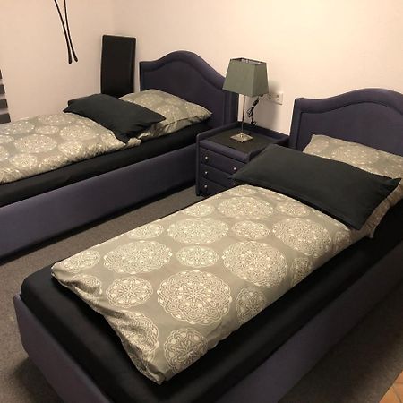 Messezimmer 4U Düsseldorf Exteriör bild