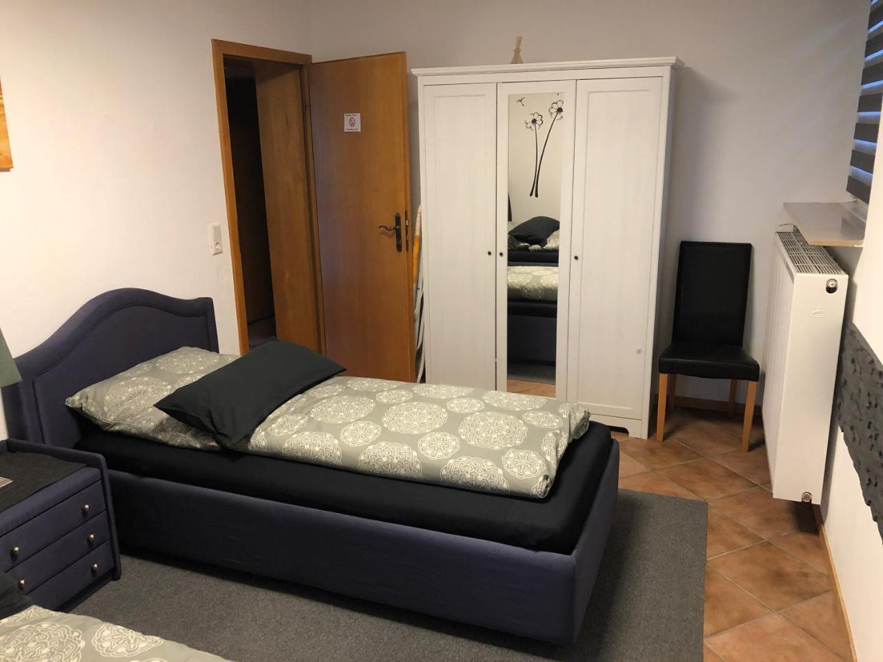 Messezimmer 4U Düsseldorf Exteriör bild